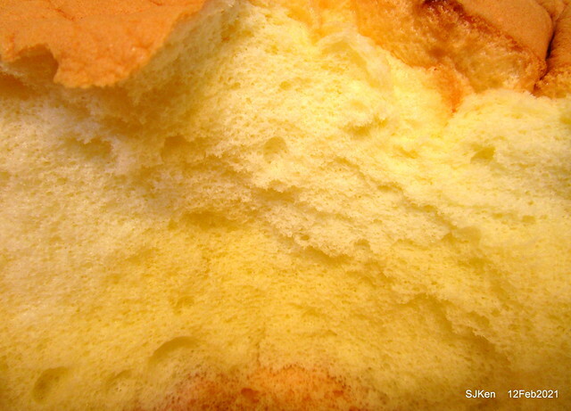 Pudding cake at 「桃園大溪老街110布丁蛋糕」 (110 cake shop), Tashi, Taoyuan , North Taiwan , SJKen, Feb 12, 2021.