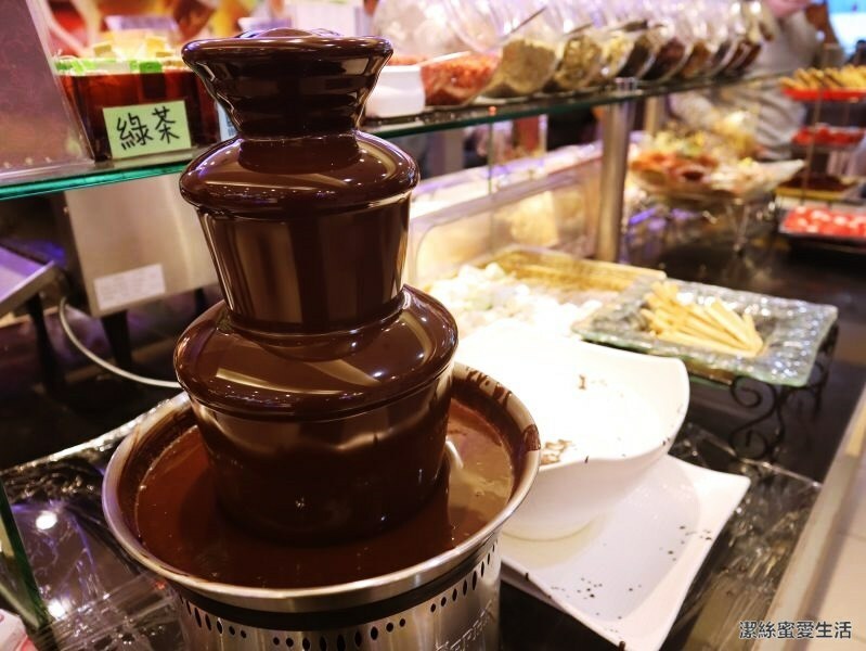 貴族世家龍岡店-桃園中壢/排隊超人氣.豐富沙拉吧吃到飽 - 潔絲蜜愛生活