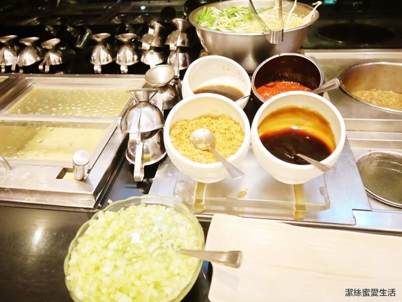貴族世家龍岡店-桃園中壢/排隊超人氣.豐富沙拉吧吃到飽 - 潔絲蜜愛生活