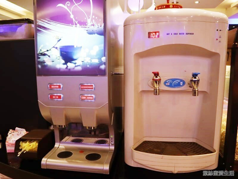 貴族世家龍岡店-桃園中壢/排隊超人氣.豐富沙拉吧吃到飽 - 潔絲蜜愛生活