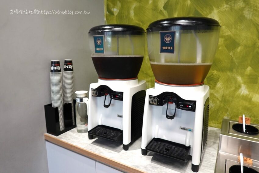 〖嗑肉石鍋〗比手掌大巨霸海虎蝦！隱藏版限量雙鍋王．10種海鮮+12盎司肉盤．打卡還送肉盤！ - 艾瑪▪ 享受吃喝玩樂札記