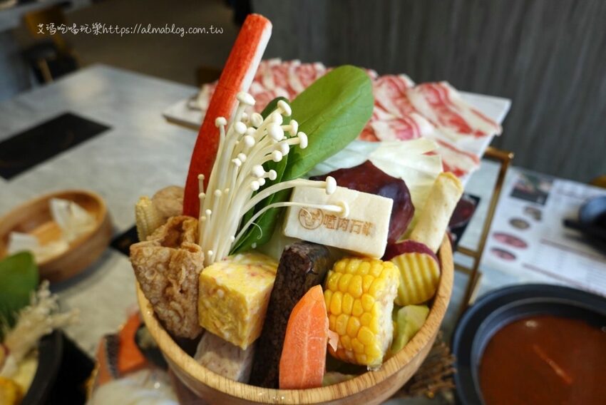 〖嗑肉石鍋〗比手掌大巨霸海虎蝦！隱藏版限量雙鍋王．10種海鮮+12盎司肉盤．打卡還送肉盤！ - 艾瑪▪ 享受吃喝玩樂札記