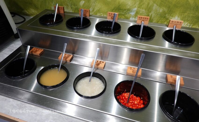 〖嗑肉石鍋〗比手掌大巨霸海虎蝦！隱藏版限量雙鍋王．10種海鮮+12盎司肉盤．打卡還送肉盤！ - 艾瑪▪ 享受吃喝玩樂札記