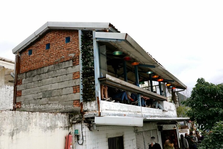 不用跑花蓮！唯一分店現身老街小巷．沖繩手繪插畫風冰店．八重山彩熊君超萌 - 艾瑪▪ 享受吃喝玩樂札記