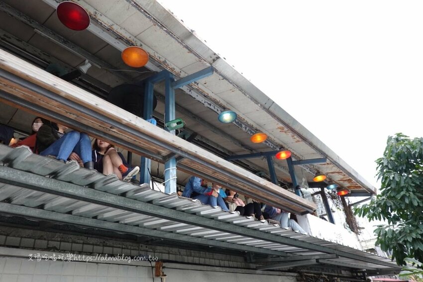 不用跑花蓮！唯一分店現身老街小巷．沖繩手繪插畫風冰店．八重山彩熊君超萌 - 艾瑪▪ 享受吃喝玩樂札記