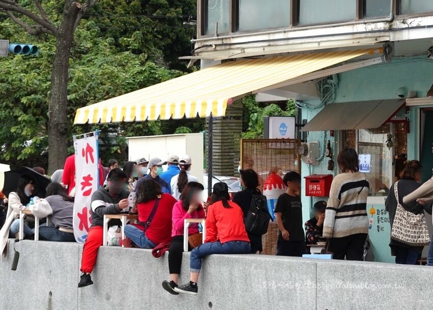 不用跑花蓮！唯一分店現身老街小巷．沖繩手繪插畫風冰店．八重山彩熊君超萌 - 艾瑪▪ 享受吃喝玩樂札記