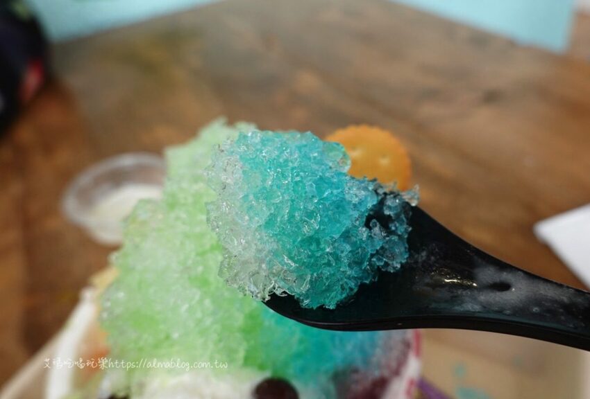 不用跑花蓮！唯一分店現身老街小巷．沖繩手繪插畫風冰店．八重山彩熊君超萌 - 艾瑪▪ 享受吃喝玩樂札記