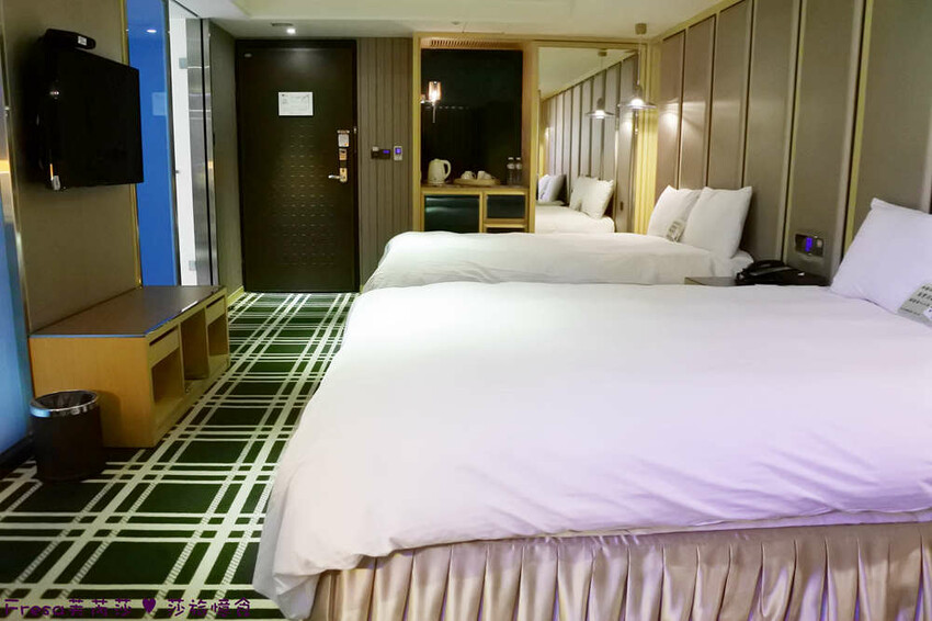 台中飯店【草悟道文旅】草悟道工業風的人氣旅宿.高樓遠眺綠地廣場超遼闊│豐富早餐│勤美草悟道│審計新村 - Fresa芙芮莎♥莎旅憶食
