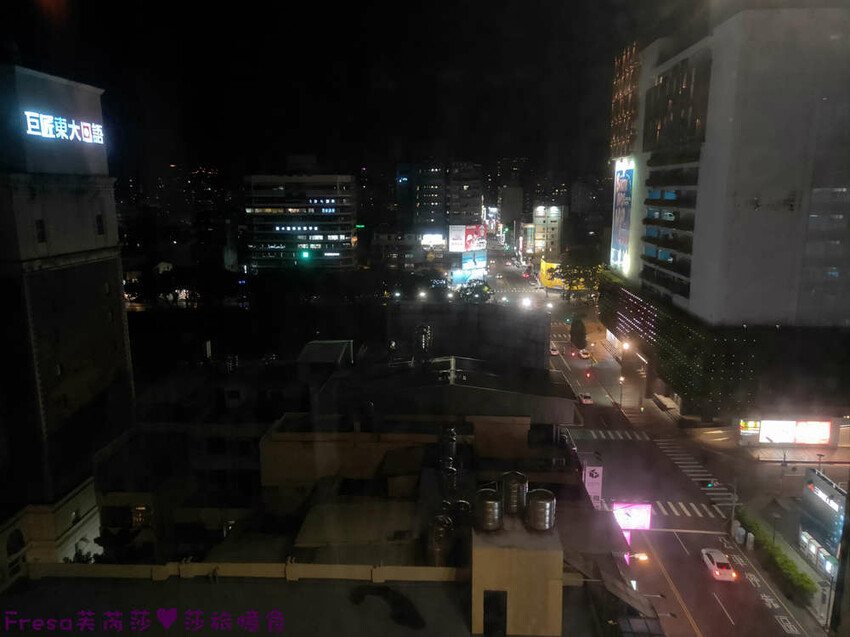 台中飯店【草悟道文旅】草悟道工業風的人氣旅宿.高樓遠眺綠地廣場超遼闊│豐富早餐│勤美草悟道│審計新村 - Fresa芙芮莎♥莎旅憶食