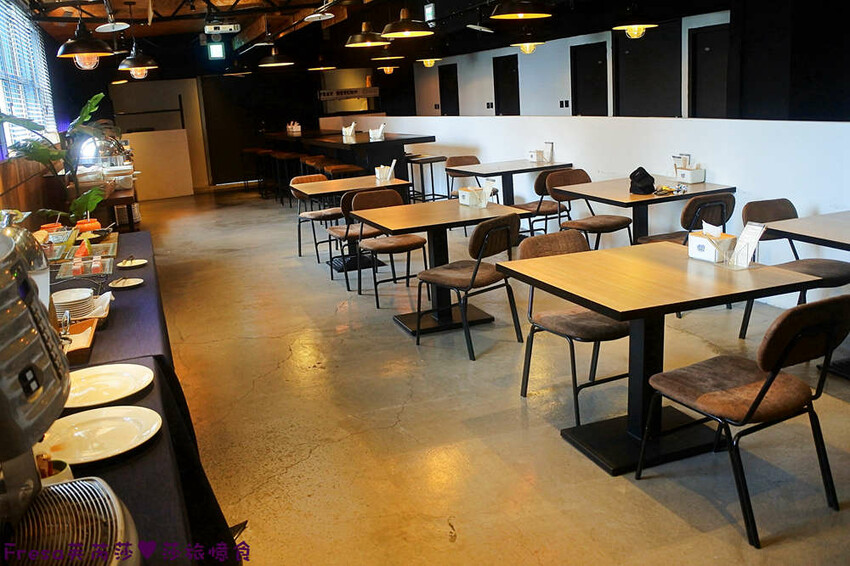 台中飯店【草悟道文旅】草悟道工業風的人氣旅宿.高樓遠眺綠地廣場超遼闊│豐富早餐│勤美草悟道│審計新村 - Fresa芙芮莎♥莎旅憶食