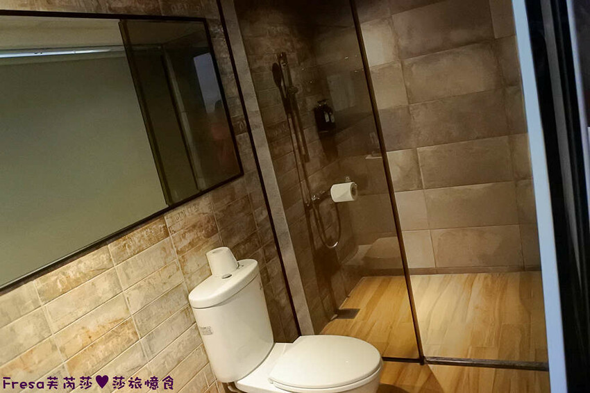 台中飯店【草悟道文旅】草悟道工業風的人氣旅宿.高樓遠眺綠地廣場超遼闊│豐富早餐│勤美草悟道│審計新村 - Fresa芙芮莎♥莎旅憶食