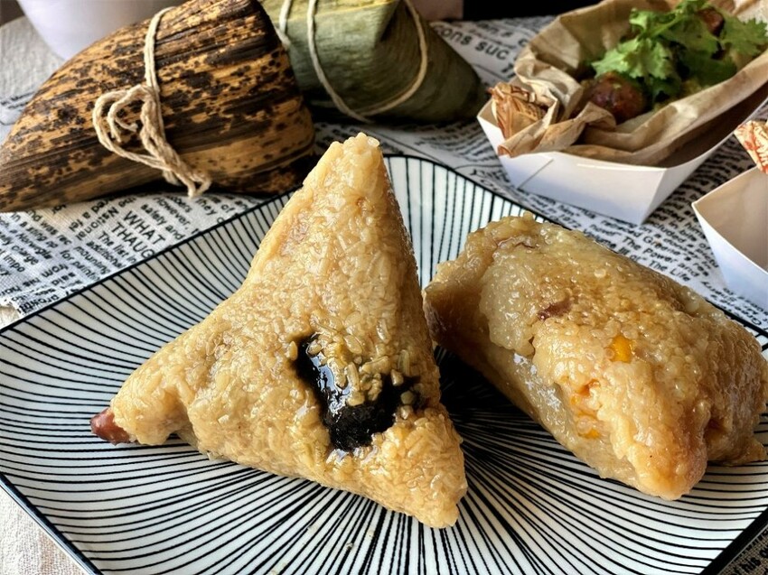 黑橋牌香腸/戎館：台南知名香腸品牌今年端午最新推出極品干貝鮑魚粽子.超大顆極品鮑魚.北海道干貝一次嚐/端午節粽子送禮推薦.端午伴手禮盒 - 進食的巨鼠