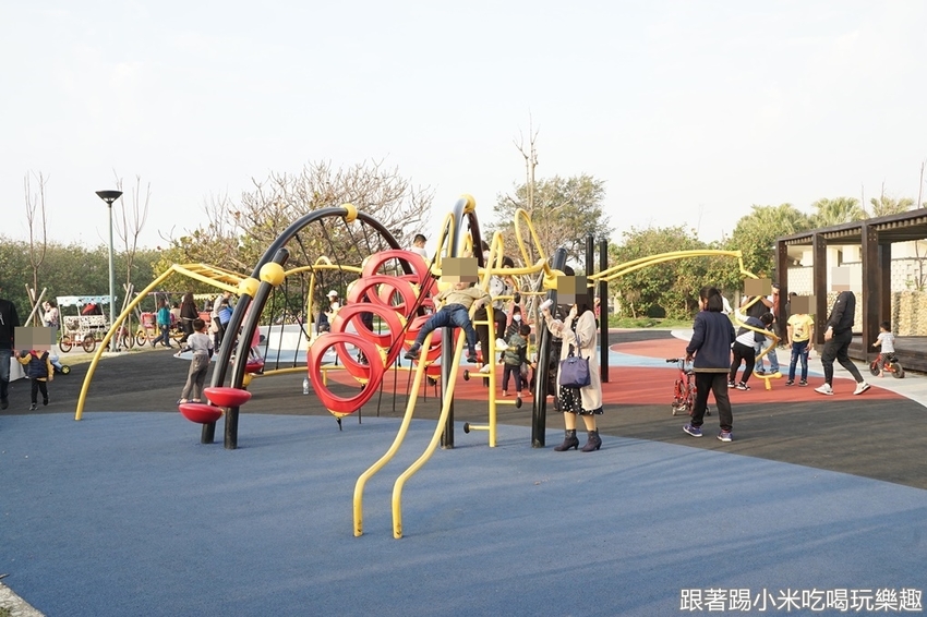 新竹南寮美食拉菲爾貨櫃屋咖啡|港南濱海風景點區內景觀餐廳親子、情侶半日遊踏青好去處！