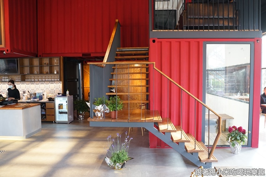 新竹南寮美食拉菲爾貨櫃屋咖啡|港南濱海風景點區內景觀餐廳親子、情侶半日遊踏青好去處！