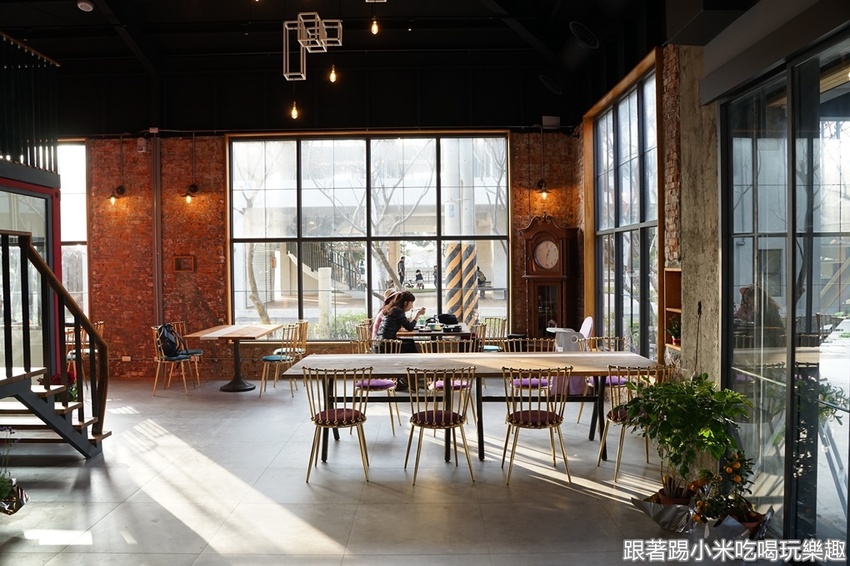 新竹南寮美食拉菲爾貨櫃屋咖啡|港南濱海風景點區內景觀餐廳親子、情侶半日遊踏青好去處！