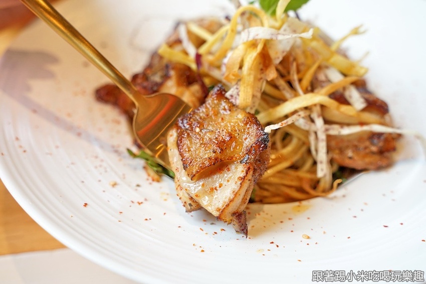 新竹南寮美食拉菲爾貨櫃屋咖啡|港南濱海風景點區內景觀餐廳親子、情侶半日遊踏青好去處！