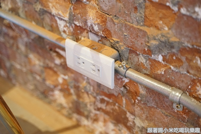 新竹南寮美食拉菲爾貨櫃屋咖啡|港南濱海風景點區內景觀餐廳親子、情侶半日遊踏青好去處！