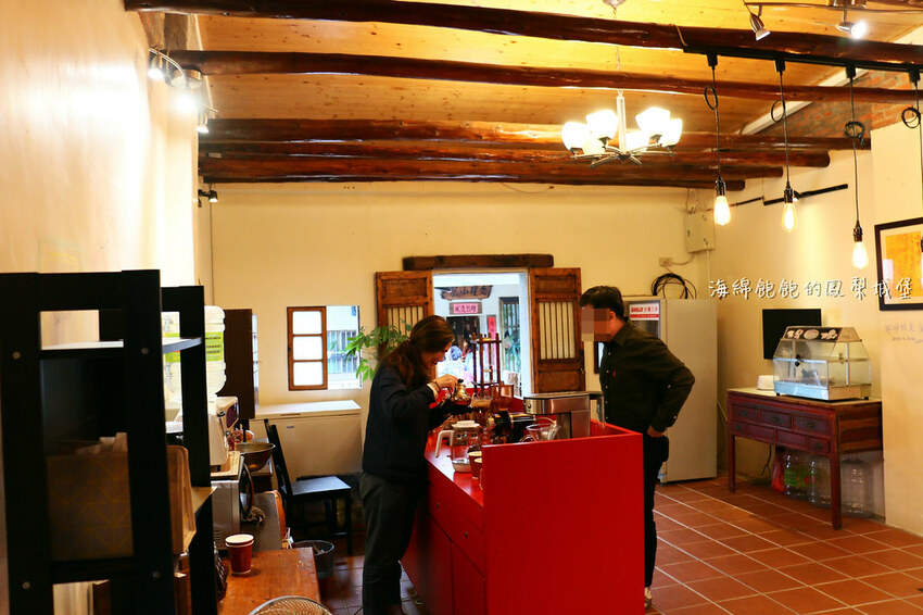 三貂嶺河畔老宅咖啡廳「養沁咖啡」超平價手沖咖啡、肉桂捲、手做甜點、菜單價位