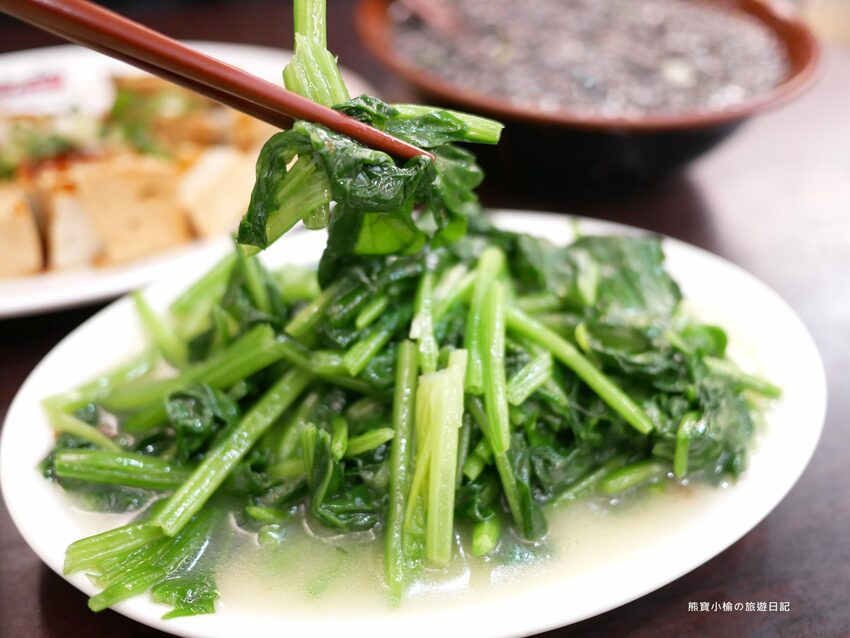 【新竹美食】關新刀切麵食館,新莊車站平價小吃店,水餃牛肉麵滷味小菜通通有賣!內文附詳細菜單價位介紹。 @熊寶小榆の旅遊日記