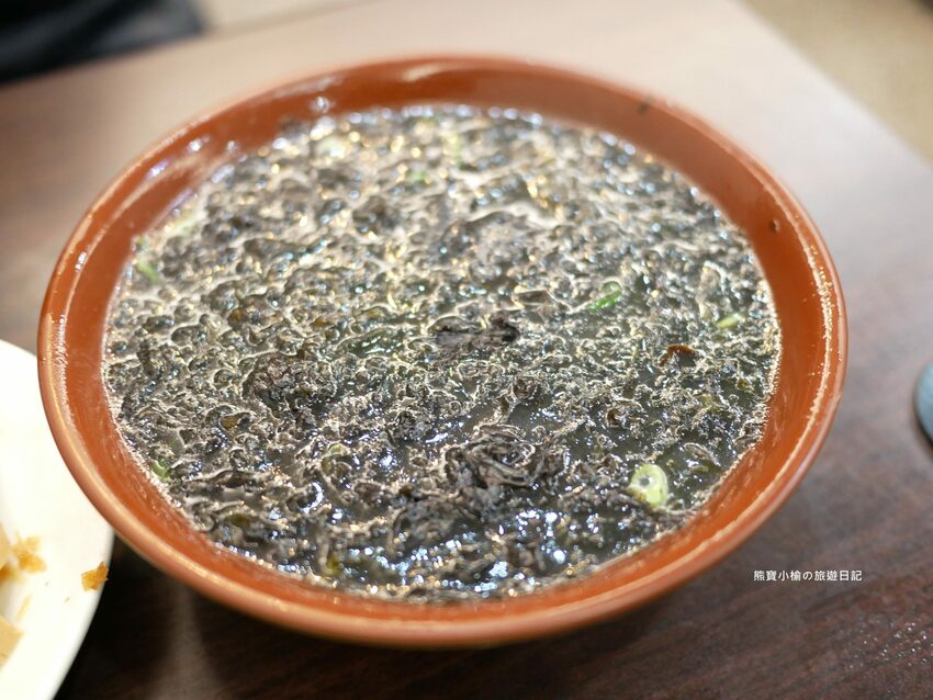 【新竹美食】關新刀切麵食館,新莊車站平價小吃店,水餃牛肉麵滷味小菜通通有賣!內文附詳細菜單價位介紹。 @熊寶小榆の旅遊日記