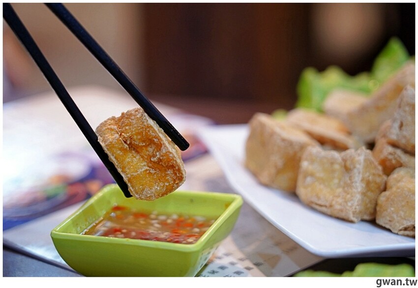 台中新開便當店，居然可以吃到牛肉麵火鍋，內用手工豆花跟冰淇淋無限享用！