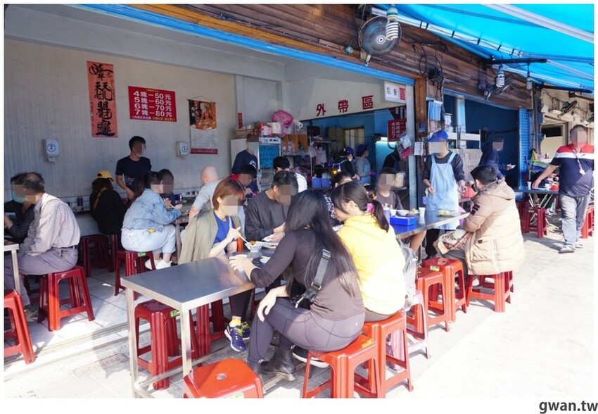 台中新開便當店，居然可以吃到牛肉麵火鍋，內用手工豆花跟冰淇淋無限享用！