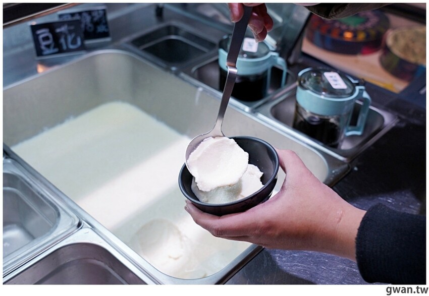 台中新開便當店，居然可以吃到牛肉麵火鍋，內用手工豆花跟冰淇淋無限享用！