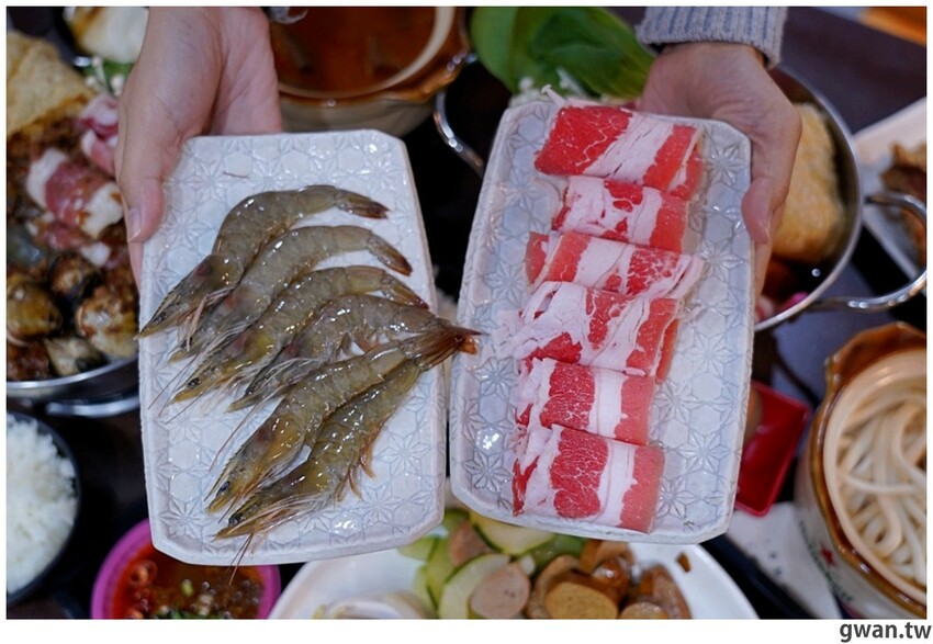 台中新開便當店，居然可以吃到牛肉麵火鍋，內用手工豆花跟冰淇淋無限享用！