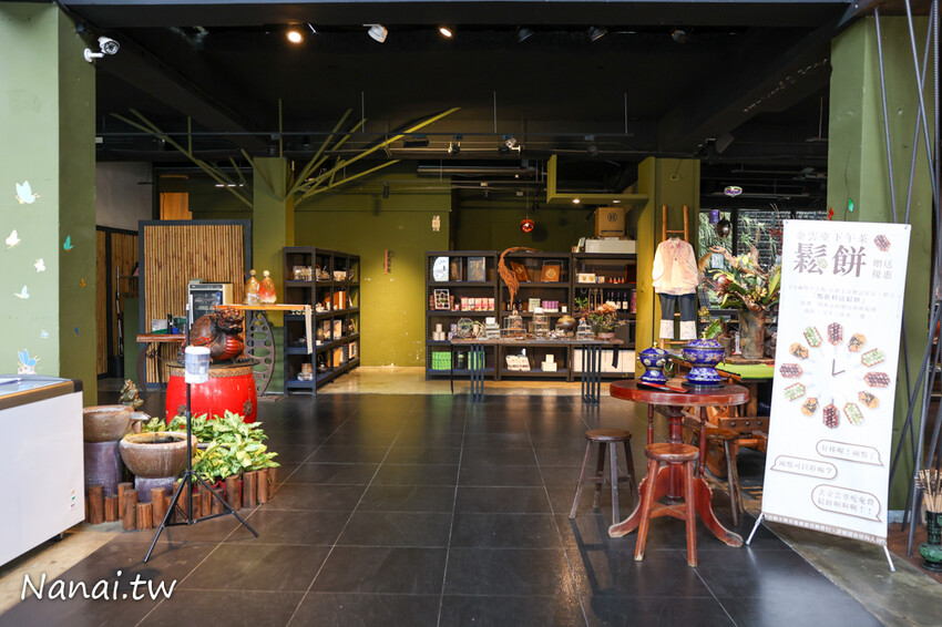 不用百元吃到冰棒棍鬆餅!必點牛油太陽蛋,爆漿QQ球好喝又過癮,還有紅油鮮蝦雲吞撈烏龍也很多人翻牌!