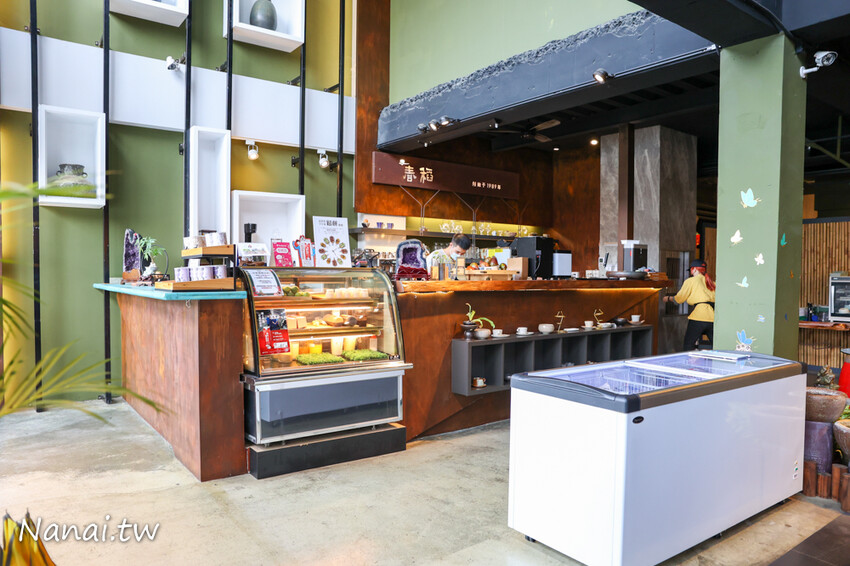 不用百元吃到冰棒棍鬆餅!必點牛油太陽蛋,爆漿QQ球好喝又過癮,還有紅油鮮蝦雲吞撈烏龍也很多人翻牌!