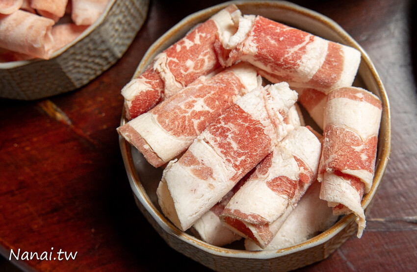 不用百元吃到冰棒棍鬆餅!必點牛油太陽蛋,爆漿QQ球好喝又過癮,還有紅油鮮蝦雲吞撈烏龍也很多人翻牌!