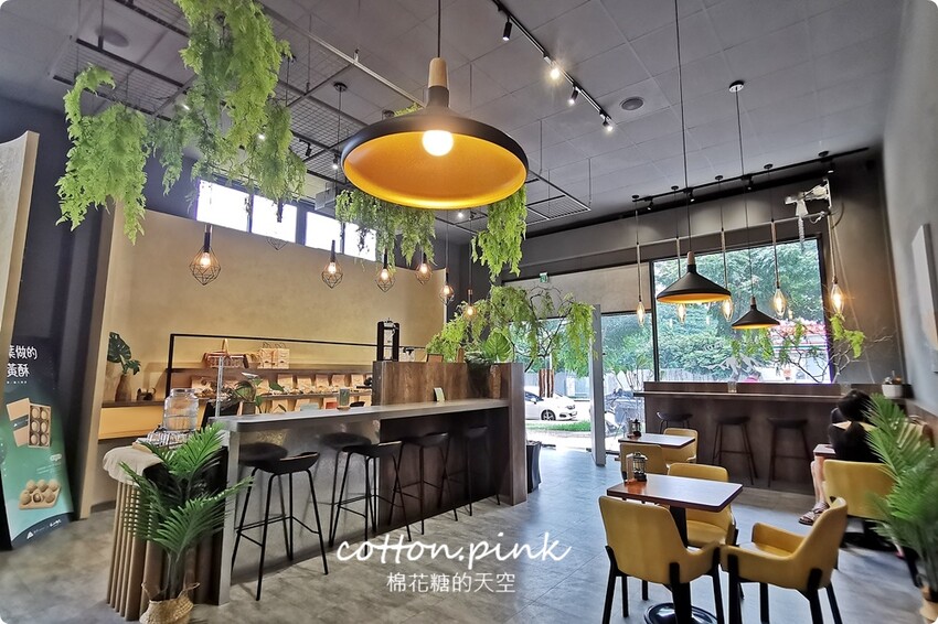 台中麵包店裡就能野餐?!沐山麵包露營風下午茶生吐司吃起來 - 棉花糖的天空