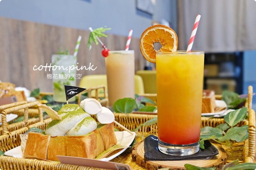 台中麵包店裡就能野餐?!沐山麵包露營風下午茶生吐司吃起來 - 棉花糖的天空