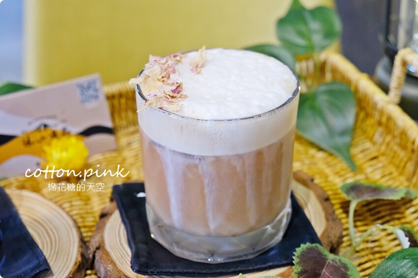 台中麵包店裡就能野餐?!沐山麵包露營風下午茶生吐司吃起來 - 棉花糖的天空