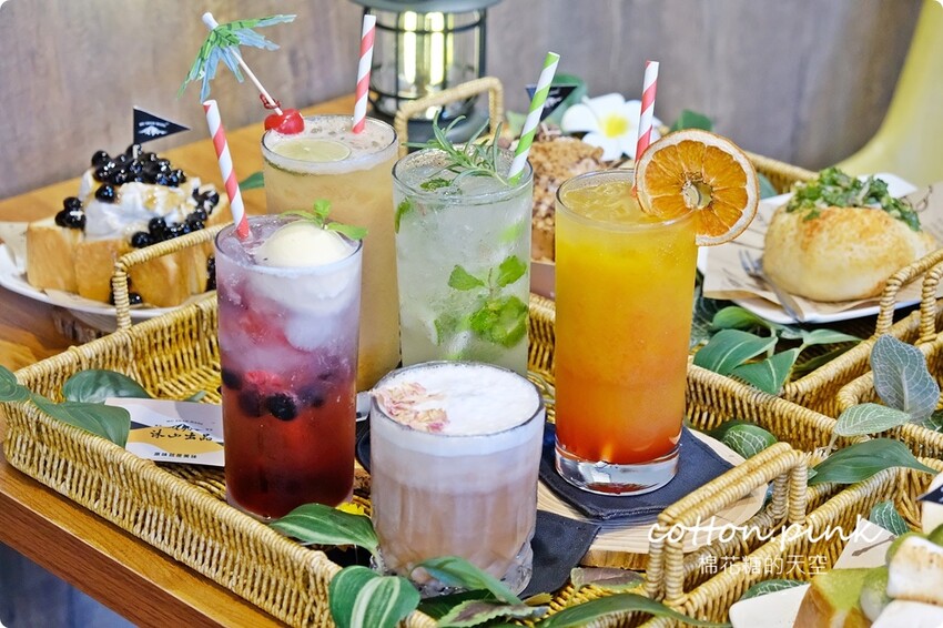 台中麵包店裡就能野餐?!沐山麵包露營風下午茶生吐司吃起來 - 棉花糖的天空