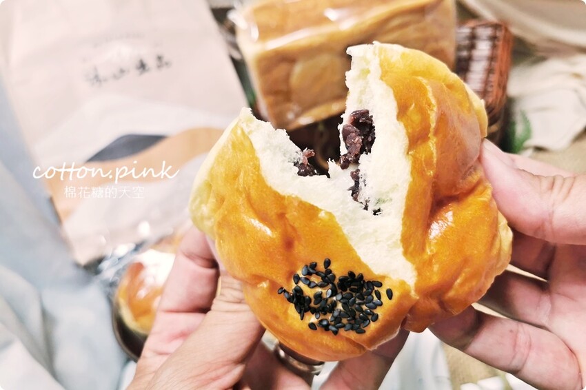 台中麵包店裡就能野餐?!沐山麵包露營風下午茶生吐司吃起來 - 棉花糖的天空