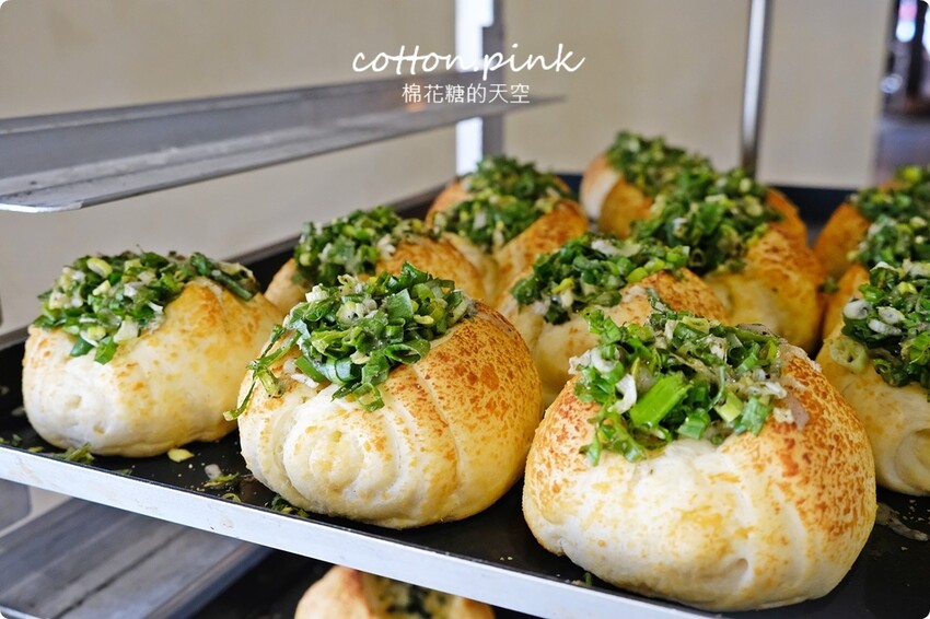 台中麵包店裡就能野餐?!沐山麵包露營風下午茶生吐司吃起來 - 棉花糖的天空