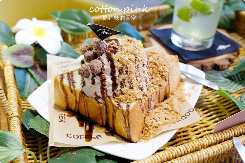 台中麵包店裡就能野餐?!沐山麵包露營風下午茶生吐司吃起來 - 棉花糖的天空