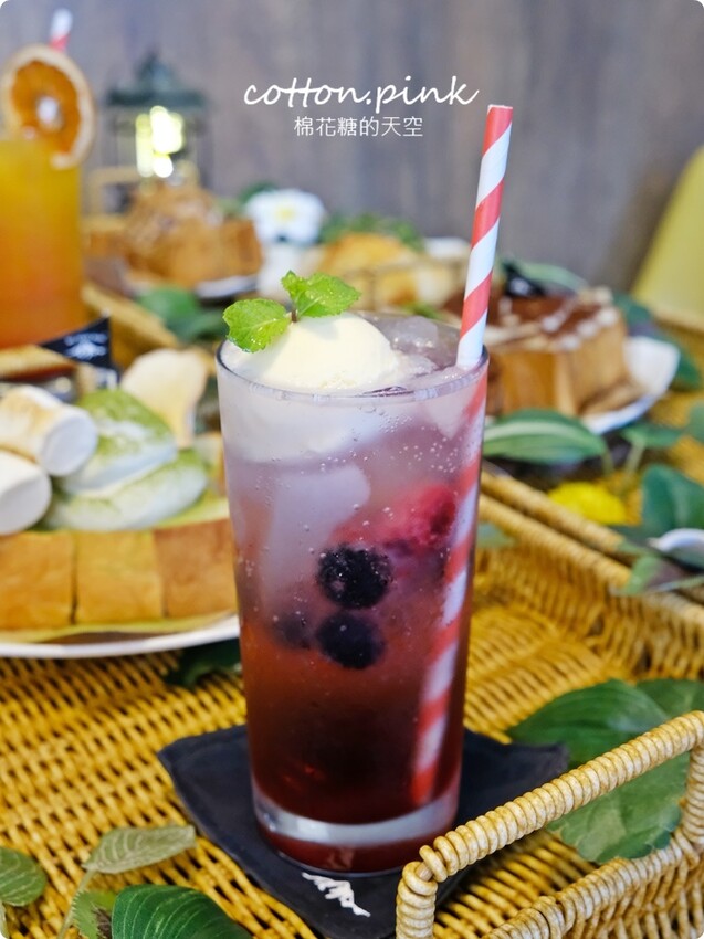 台中麵包店裡就能野餐?!沐山麵包露營風下午茶生吐司吃起來 - 棉花糖的天空