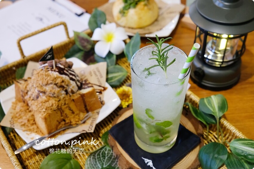 台中麵包店裡就能野餐?!沐山麵包露營風下午茶生吐司吃起來 - 棉花糖的天空