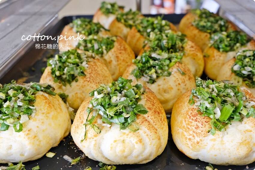 台中麵包店裡就能野餐?!沐山麵包露營風下午茶生吐司吃起來 - 棉花糖的天空