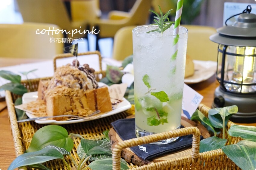 台中麵包店裡就能野餐?!沐山麵包露營風下午茶生吐司吃起來 - 棉花糖的天空