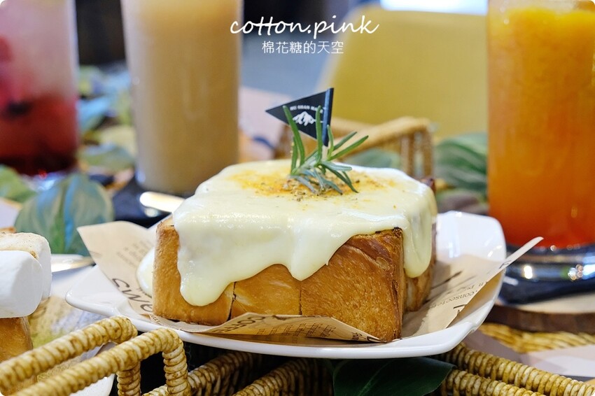 台中麵包店裡就能野餐?!沐山麵包露營風下午茶生吐司吃起來 - 棉花糖的天空