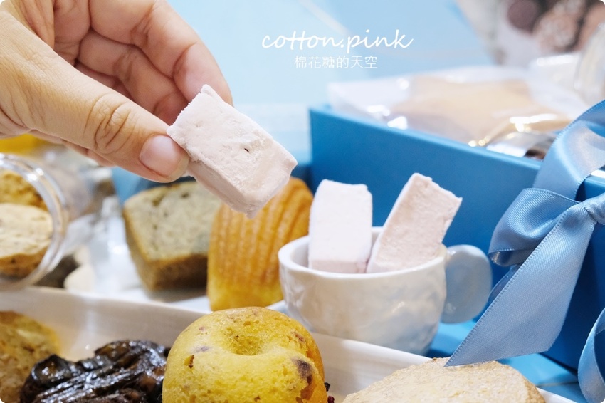 台中人氣甜點重新開幕!手工喜餅粉嫩嫩新包裝上市~提早一年預定比較穩!法式甜點限量供應中! - 棉花糖的天空