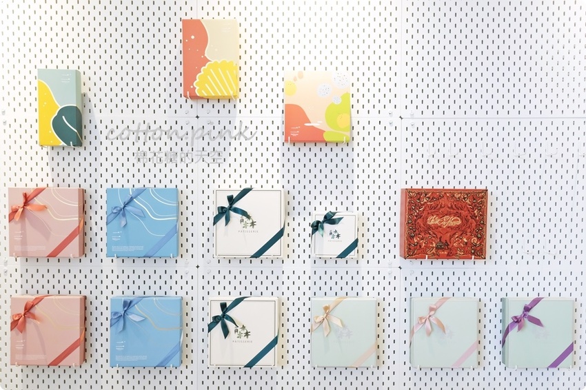 台中人氣甜點重新開幕!手工喜餅粉嫩嫩新包裝上市~提早一年預定比較穩!法式甜點限量供應中! - 棉花糖的天空