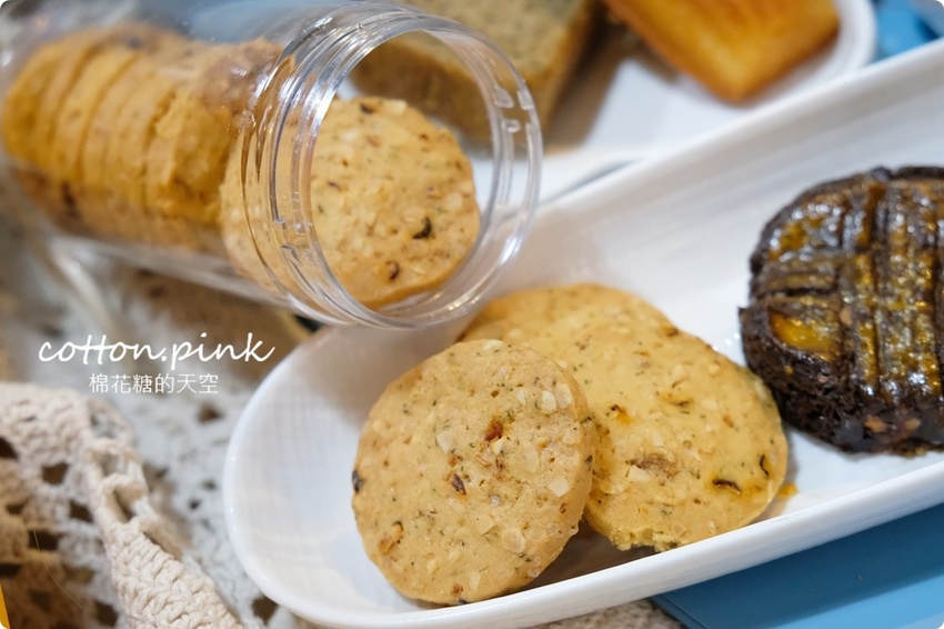 台中人氣甜點重新開幕!手工喜餅粉嫩嫩新包裝上市~提早一年預定比較穩!法式甜點限量供應中! - 棉花糖的天空