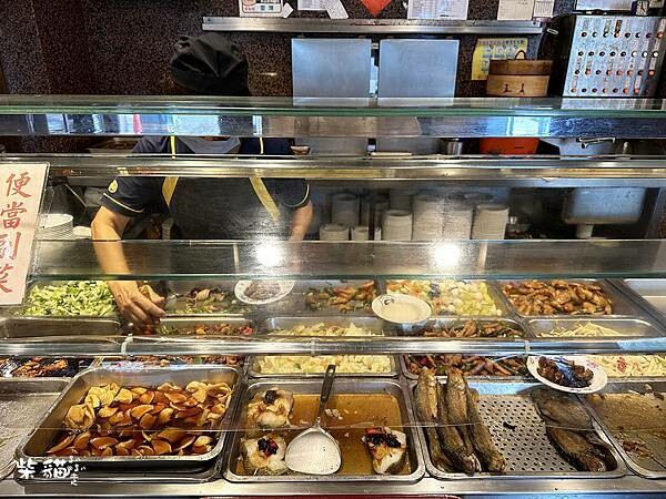 【台北】丸林魯肉飯｜飄香四十六個年頭魯肉飯，現打果汁必點｜柴