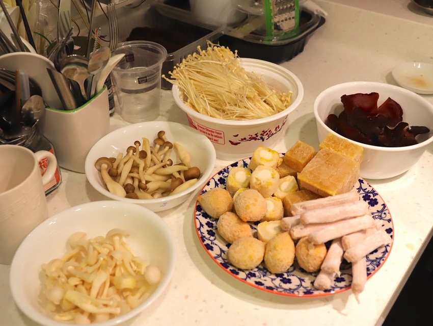 大富貴餐廳-獨門料理包：讓你在家就能輕鬆享受中華食神寶師傅的獨家紅燒豆腐乳羊肉爐、至尊火焰燜鵝料理/全台宅配 - 進食的巨鼠