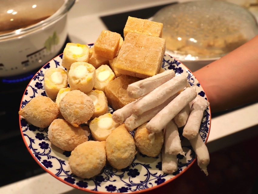 大富貴餐廳-獨門料理包：讓你在家就能輕鬆享受中華食神寶師傅的獨家紅燒豆腐乳羊肉爐、至尊火焰燜鵝料理/全台宅配 - 進食的巨鼠