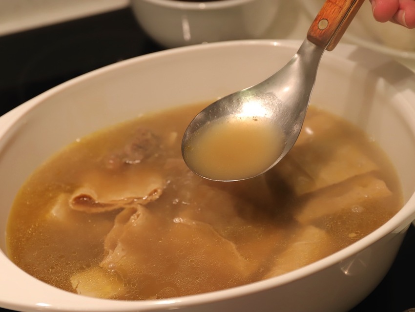 大富貴餐廳-獨門料理包：讓你在家就能輕鬆享受中華食神寶師傅的獨家紅燒豆腐乳羊肉爐、至尊火焰燜鵝料理/全台宅配 - 進食的巨鼠